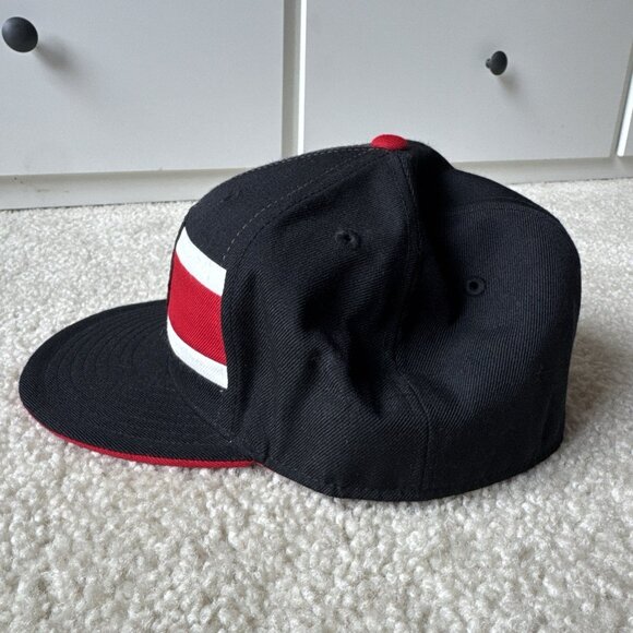Mitchell & Ness Vintage Chicago Blackhawks NHL Fitted Hat 7 5/8 Black Red White - Picture 3 of 7